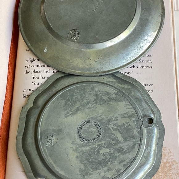 ⚜️ Vintage Eiffel Tower Pewter Plate Miniature  4" - Picture 11 of 16